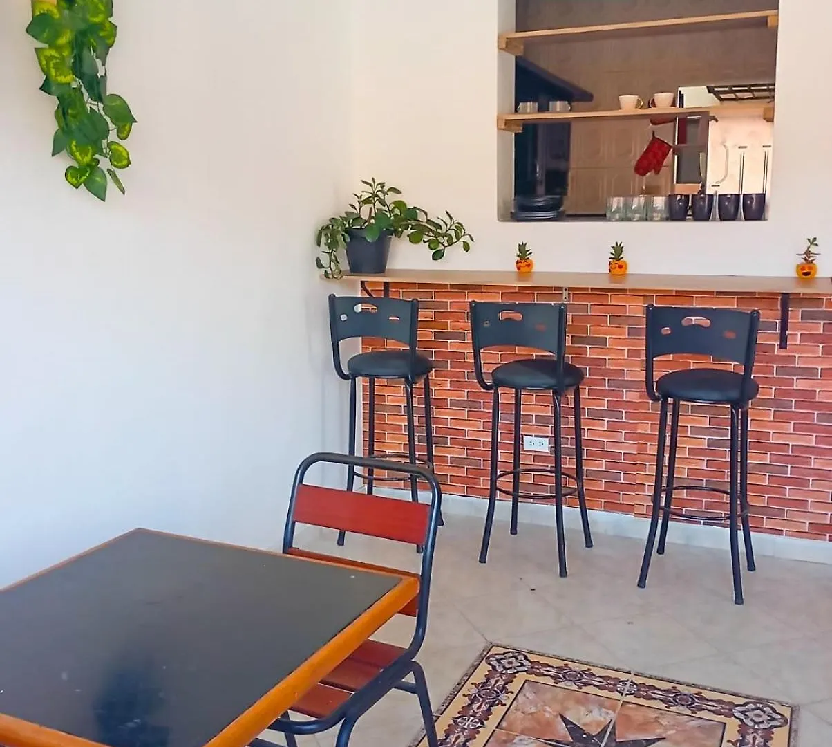 Habitacion En La Comuna 13 Медельин Колумбия